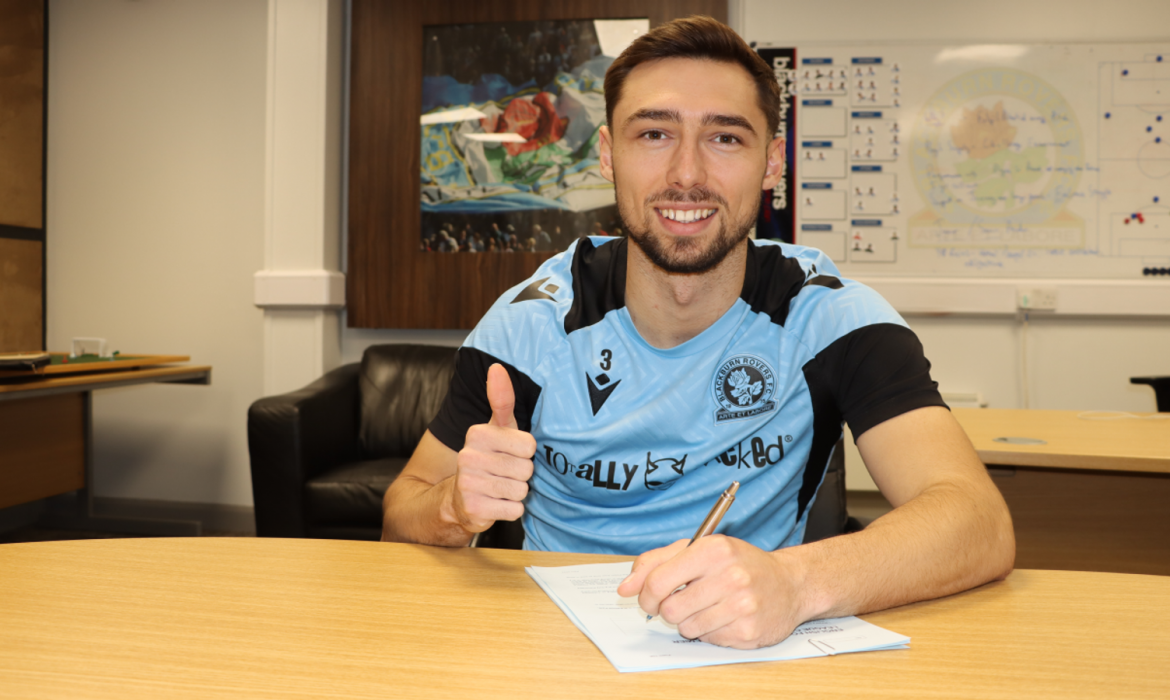 Harry extends Rovers stay!